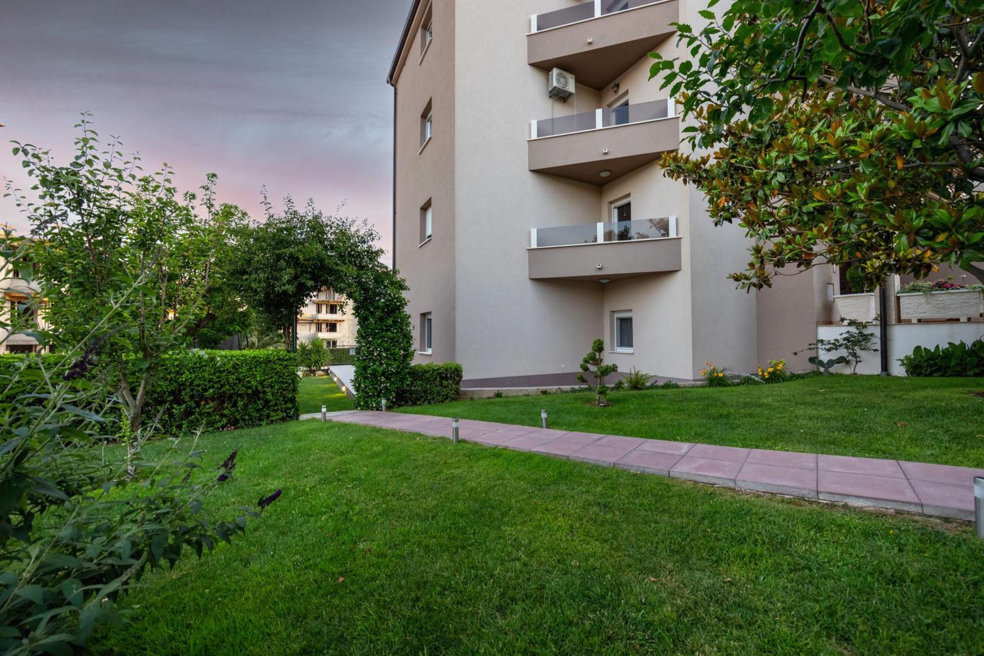 Ferienwohnung Sunny Garden A2 Split Exterior foto