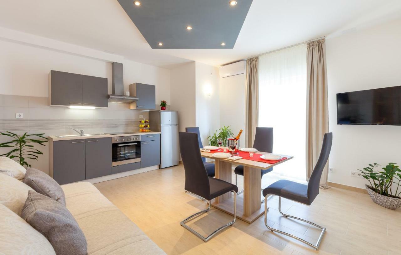 Ferienwohnung Sunny Garden A2 Split Exterior foto